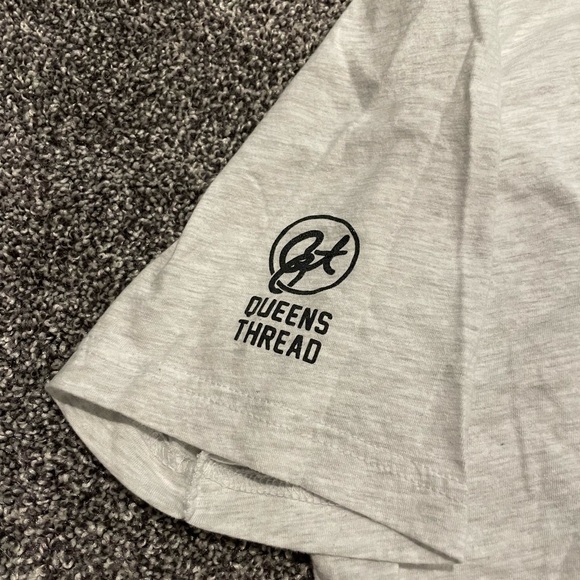 Queens Thread T-Shirt - Picture 2 of 3